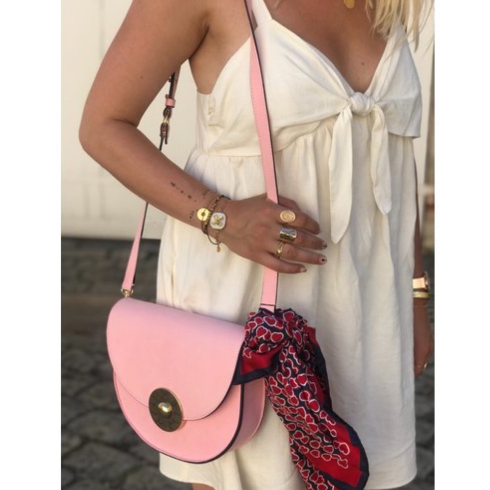 Tara Jarmon Pink Leather Saddle Bag Made in Italy Gold Hardware Parisian Chic - Picture 3 of 11